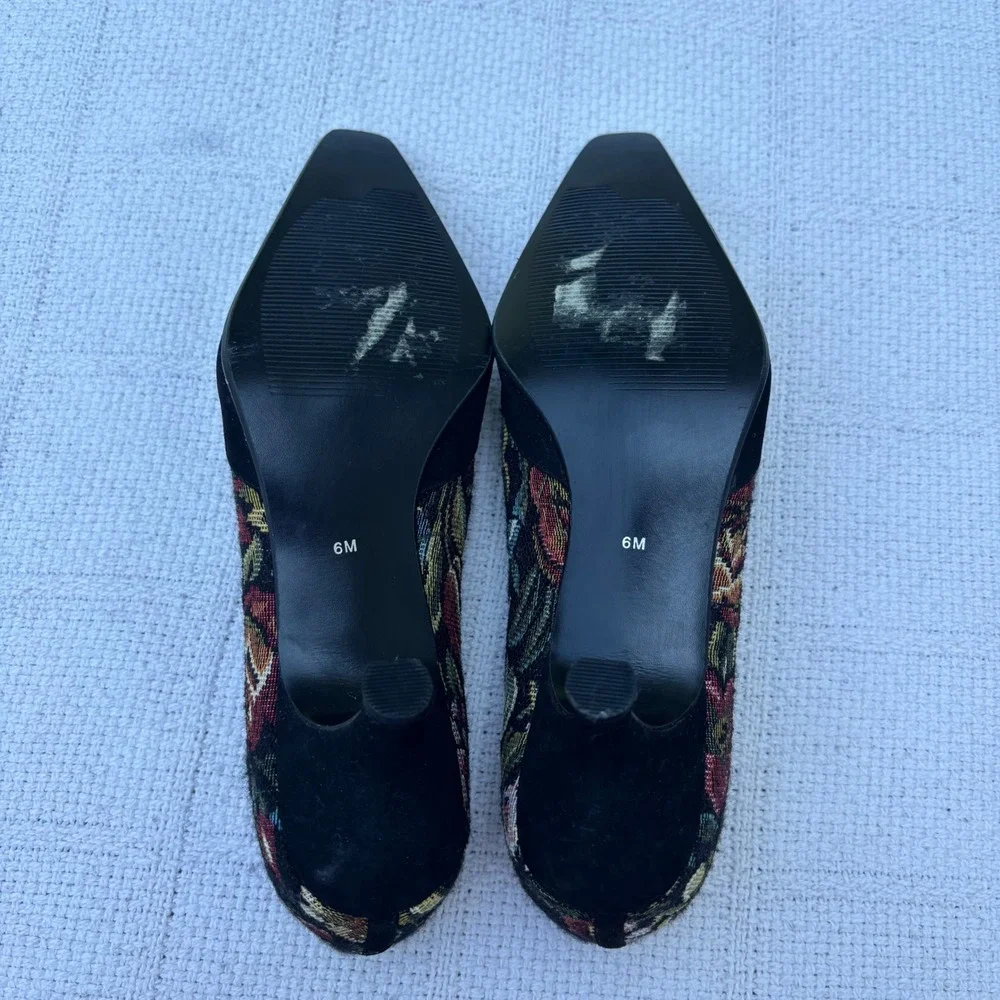 Women's 6 Vintage Karen Scott Black Tapestry Floral Square Toe Kitten Heels